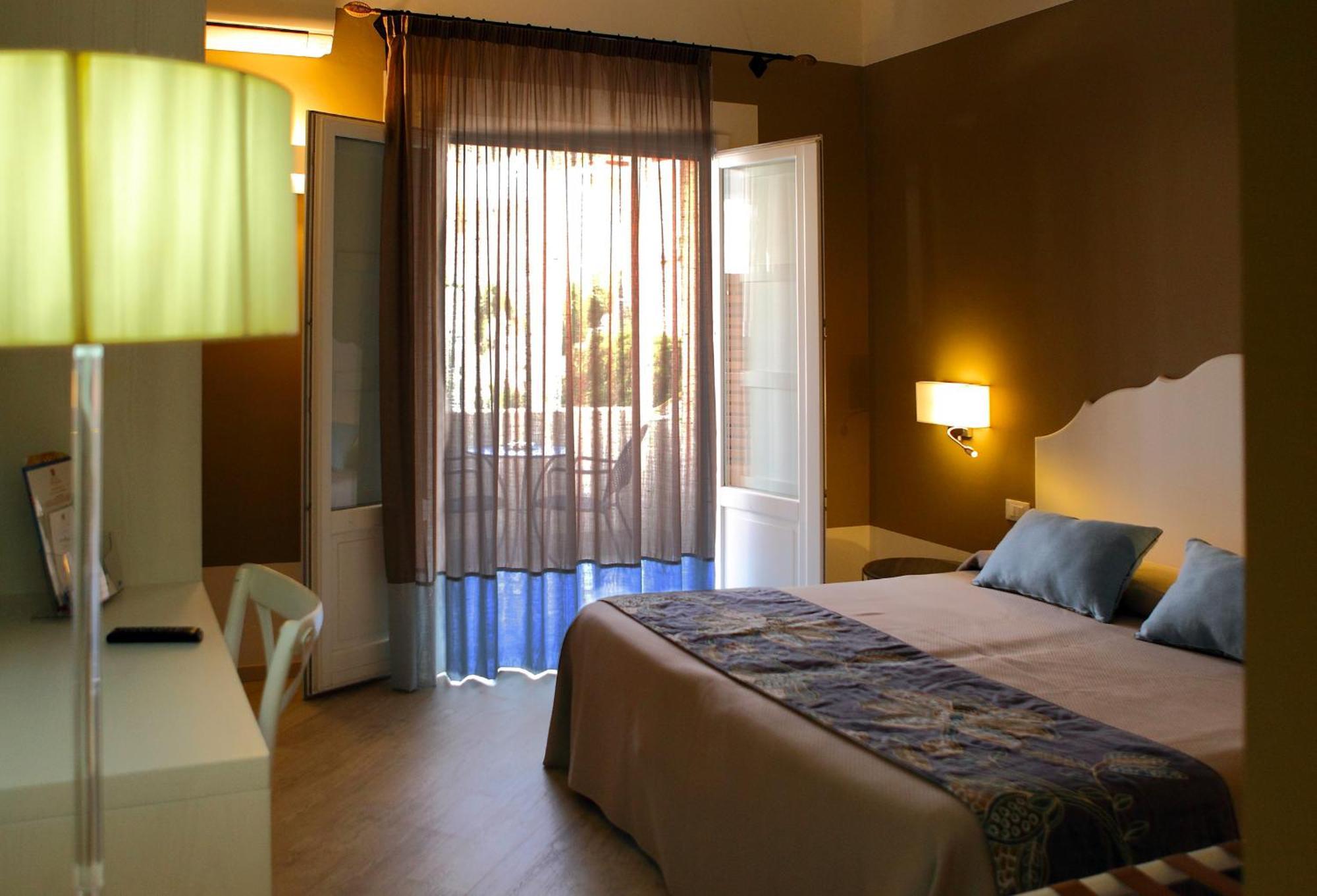 Aegusa Hotel Фавиньяна Экстерьер фото